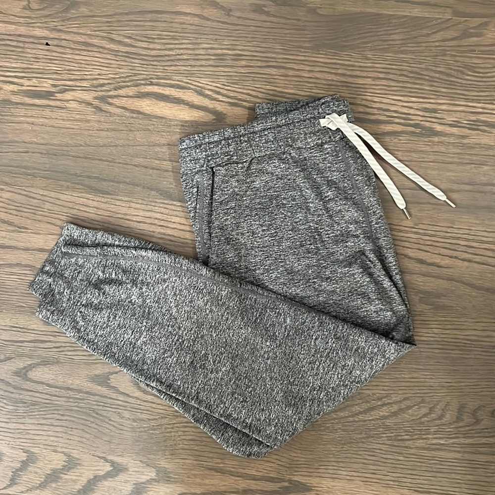 Vuori joggers